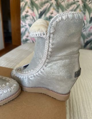 Botas Mou Beige y Plateadas