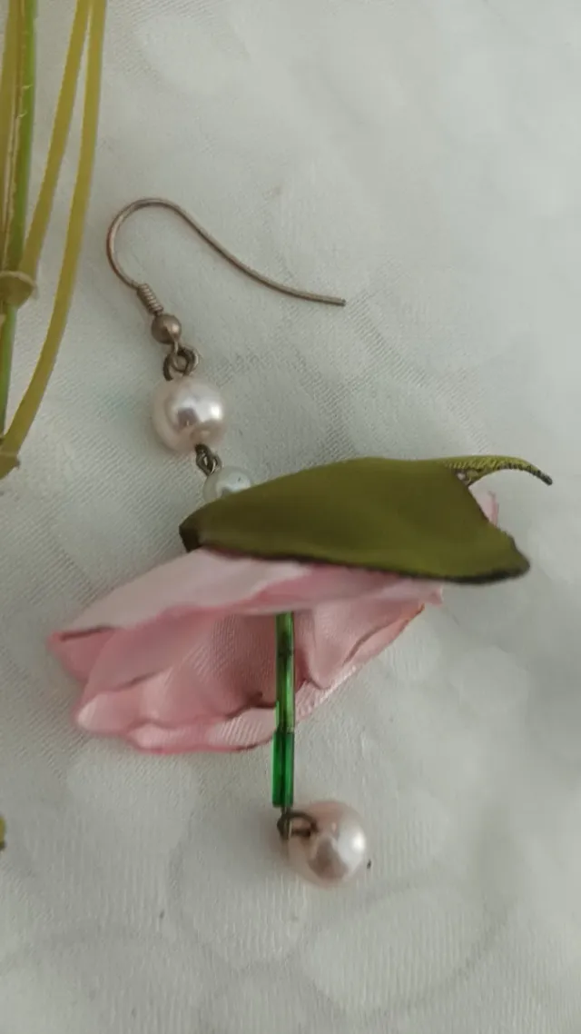 Pendientes flor rosa y perlas