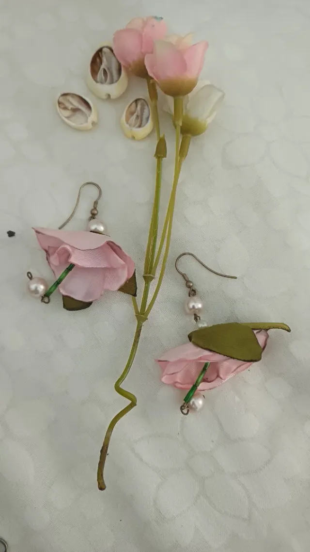 Pendientes flor rosa y perlas