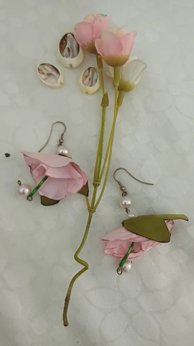 Pendientes flor rosa y perlas