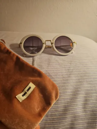Gafas de sol Miu Miu blancas y moradas