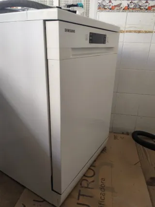 Lavavajillas Samsung Blanco, prácticamente nuevo.