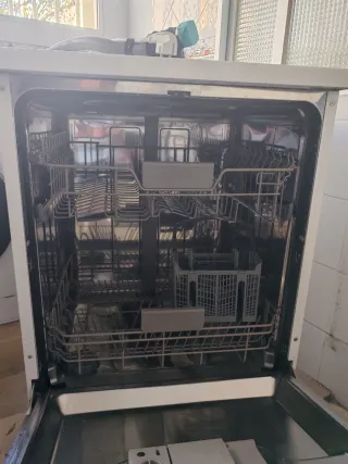 Lavavajillas Samsung Blanco, prácticamente nuevo.