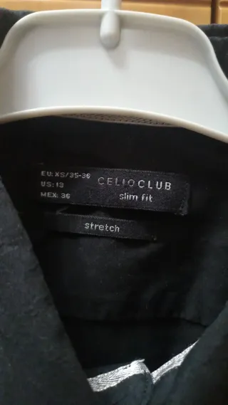 Pantalón tejano desgastado juvenil