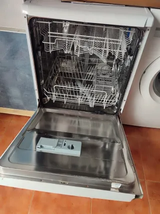 Lavavajillas blanco