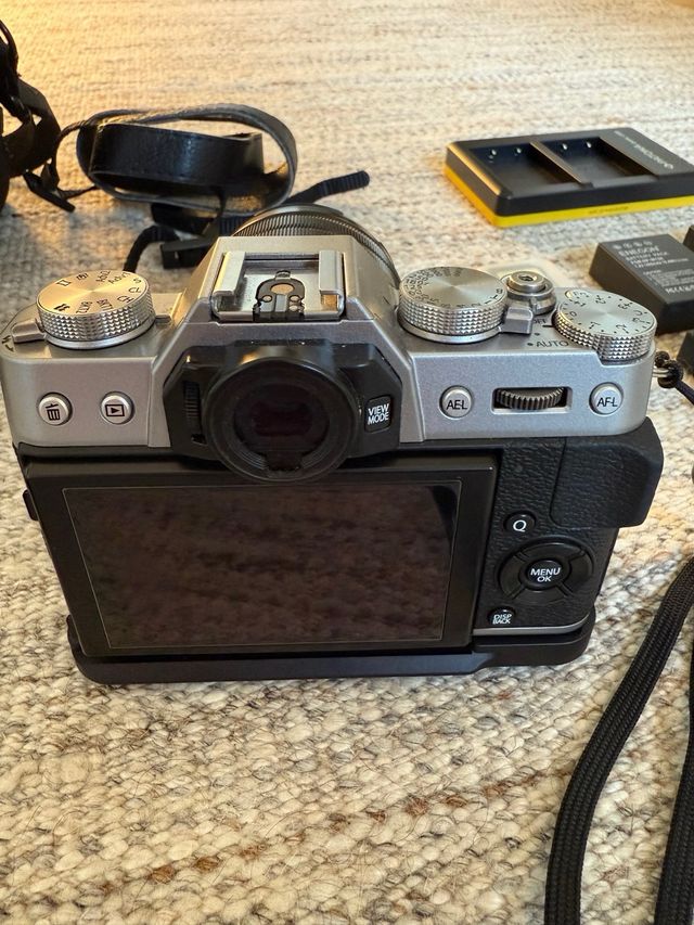Fujifilm XT-20 + Lente 18-55mm + Accesorios