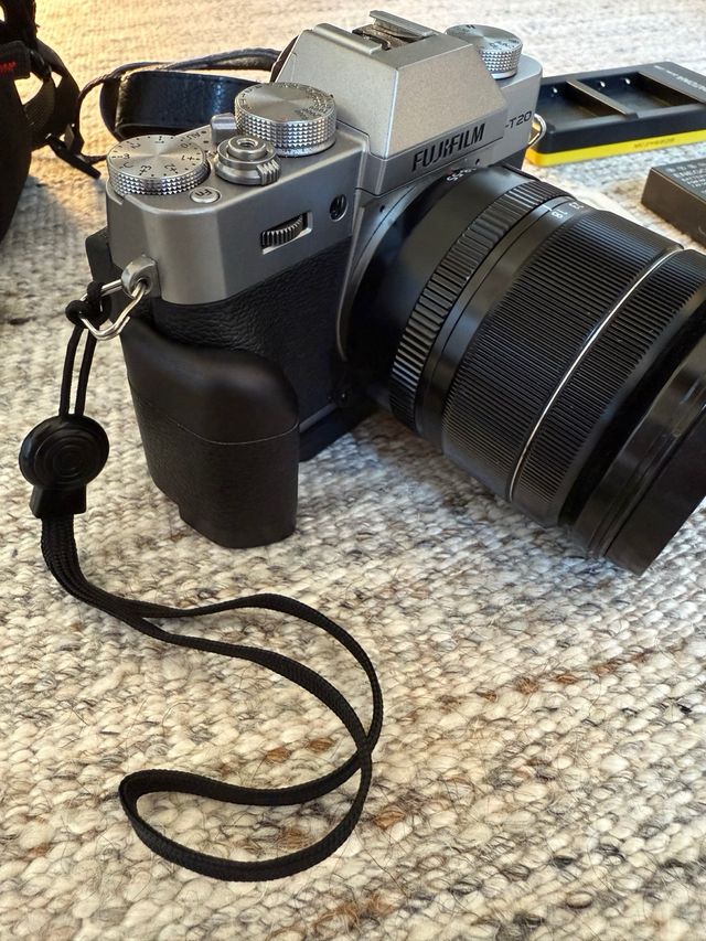 Fujifilm XT-20 + Lente 18-55mm + Accesorios