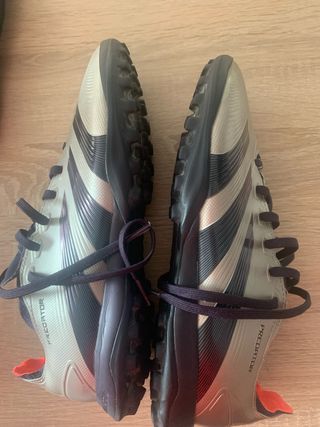 Adidas multitaco Predator plateado/rojo