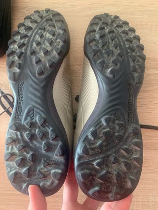 Adidas multitaco Predator plateado/rojo