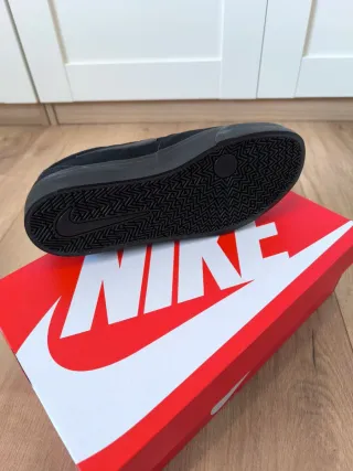 Zapatillas Nike Charge Suede Negras Talla 42