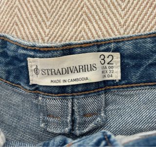 Shorts vaqueros rotos Stradivarius