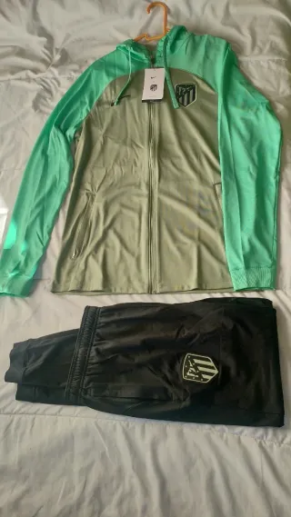 Chándal Atléti UEFA Talla M Nuevo a estrenar