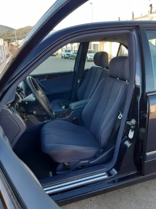 Mercedes-Benz E220CDI CLASSIC 2002