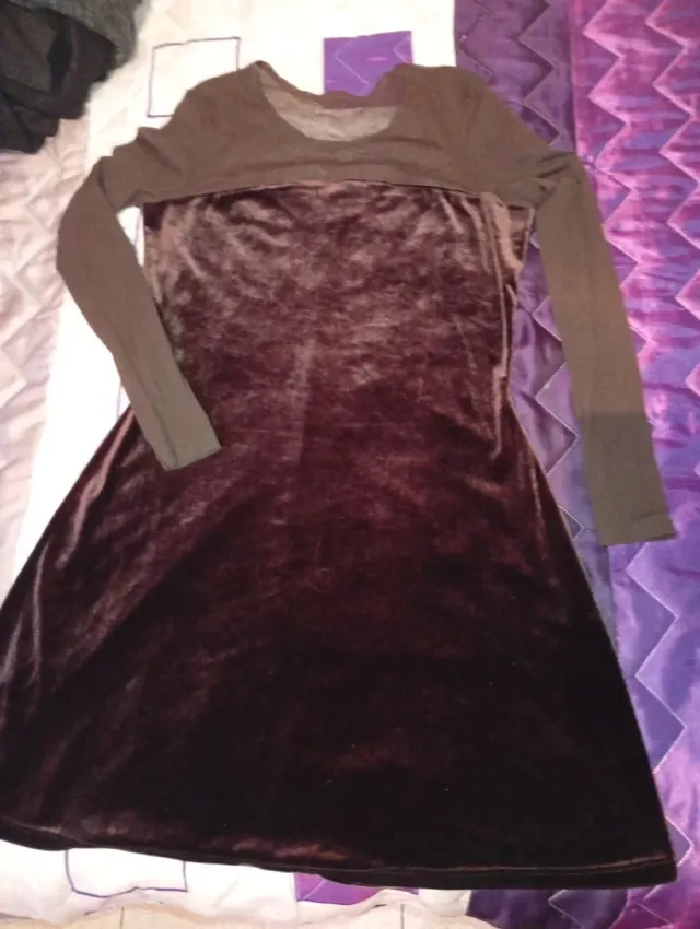 SOLO ENVÍOS. Vestido de terciopelo marrón