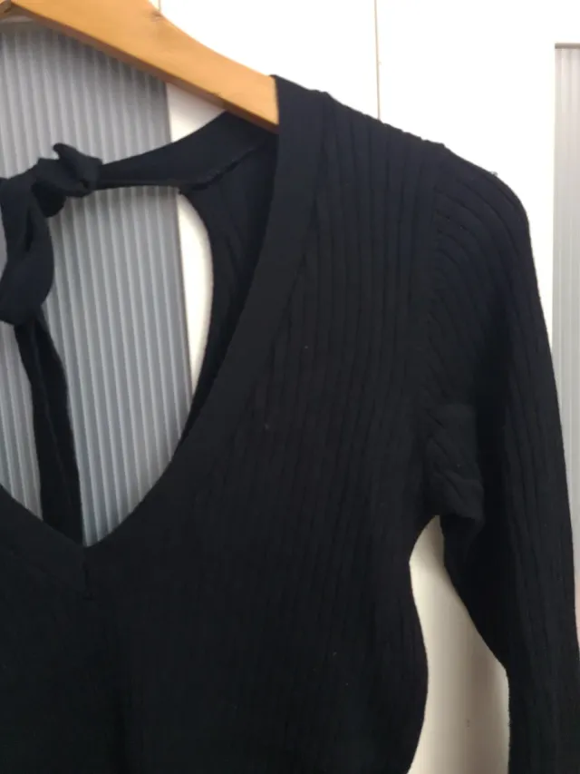 Camiseta sexy preta com laço nas costas