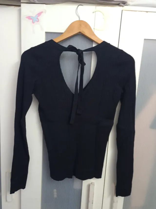 Camiseta sexy preta com laço nas costas