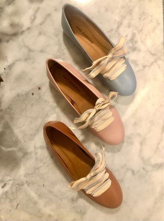 Bailarinas azules con cordones negros