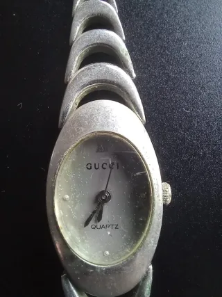 Lote 3 Relojes: Orient, Gucci, Pulsar