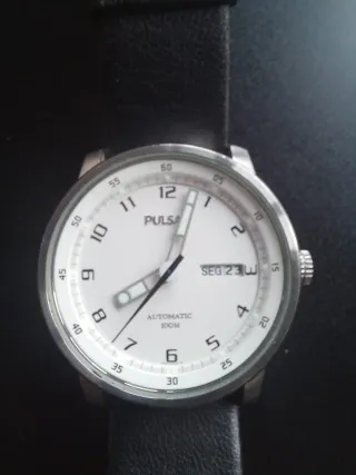 Lote 3 Relojes: Orient, Gucci, Pulsar