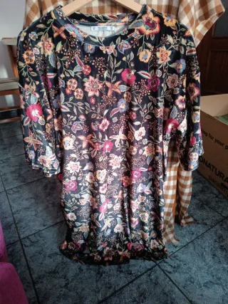 Vestido floral Pull&Bear talla M