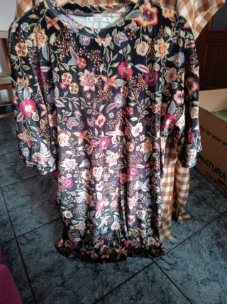Vestido floral Pull&Bear talla M