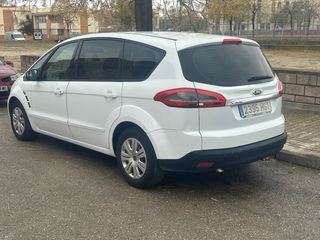 Ford S-MAX 2011
