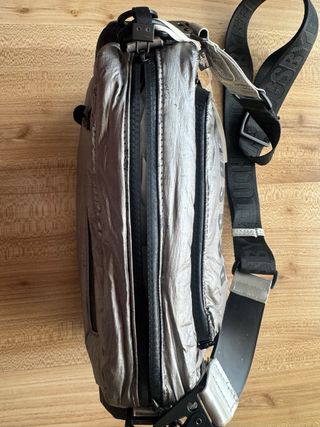 Bolso DogsbyBeluchi Plateado Nuevo