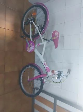 Bicicleta infantil rosa B'Twin