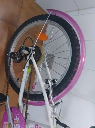 Bicicleta infantil rosa B'Twin