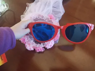 Regalo: Gafas y diadema para disfraces
