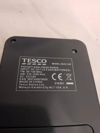 Radio Analógica Portátil Tesco RAD112R