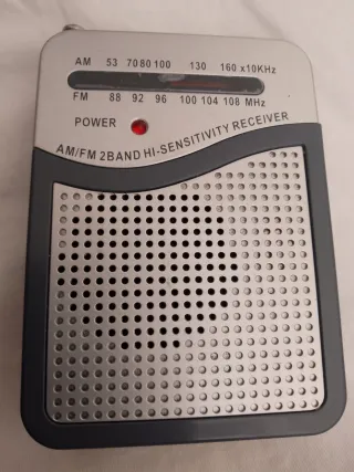 Radio Analógica Portátil Tesco RAD112R