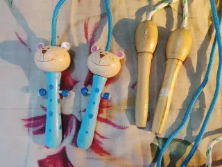 Cuerdas de saltar de madera con ositos