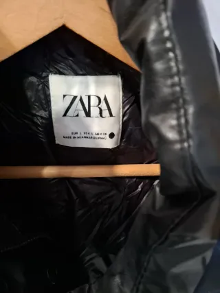 Chaqueta Zara acolchada negra
