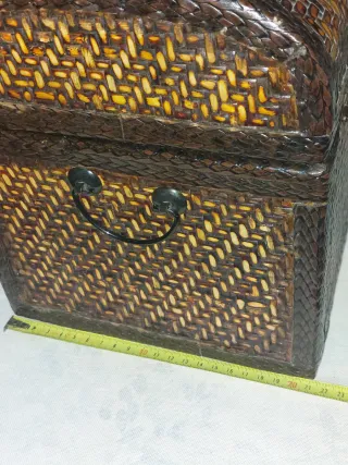 Baúl de madera tejido