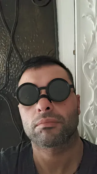 Occhiali da sole regolabili e polarizzati, NUOVI..