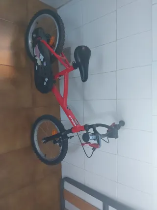 Bicicleta infantil roja BTWIN