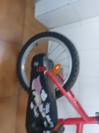 Bicicleta infantil roja BTWIN