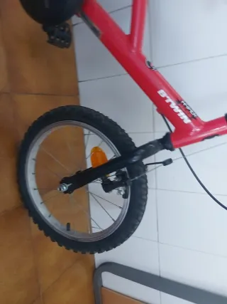 Bicicleta infantil roja BTWIN