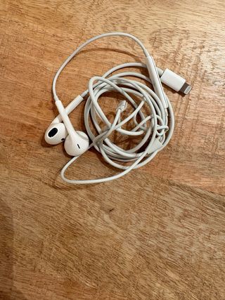 iPhone 11 + Funda y Auriculares de regalo