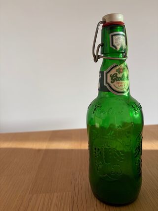 Bottiglie verdi Grolsch e Caffè