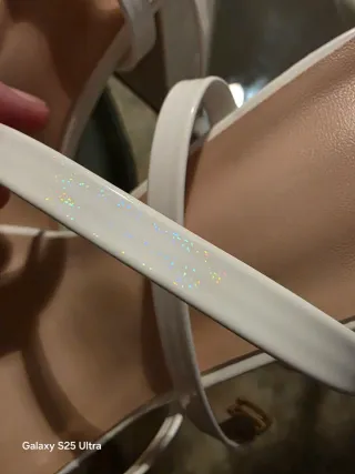 Sandalias blancas con pulpurina