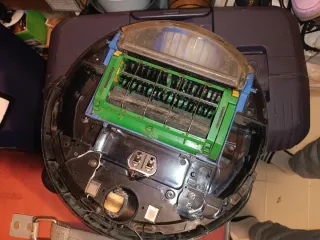 Robot Aspirador no funciona sin batería sin cargad