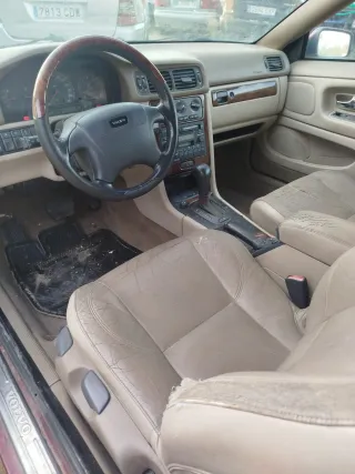 Volvo C70 2003