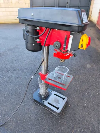 Taladro de columna Stayer, sin uso.