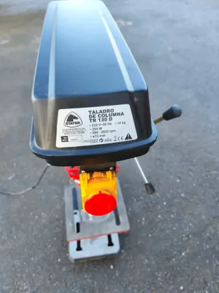 Taladro de columna Stayer, sin uso.