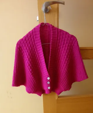 Chaqueta fucsia tejida a mano