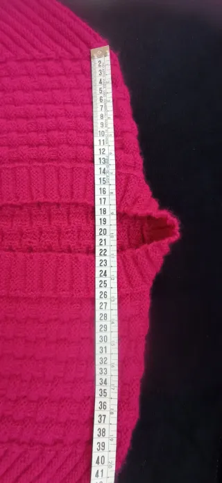 Chaqueta fucsia tejida a mano