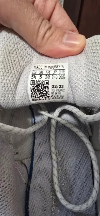 Adidas ZX 22 Blancas y Grises