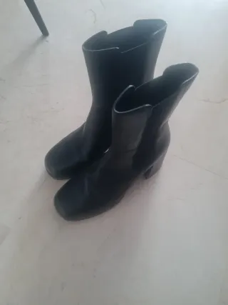Botines negros de tacón